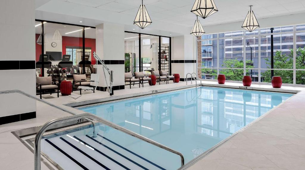 Hampton Inn Chicago McCormick Place Image