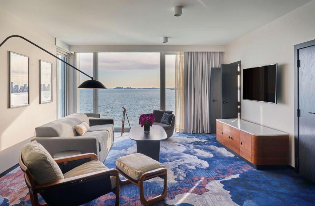 Sable At Navy Pier Chicago, Curio Collection By Hilton Image