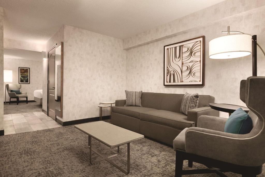 Hilton Garden Inn Washington DC Downtown Image