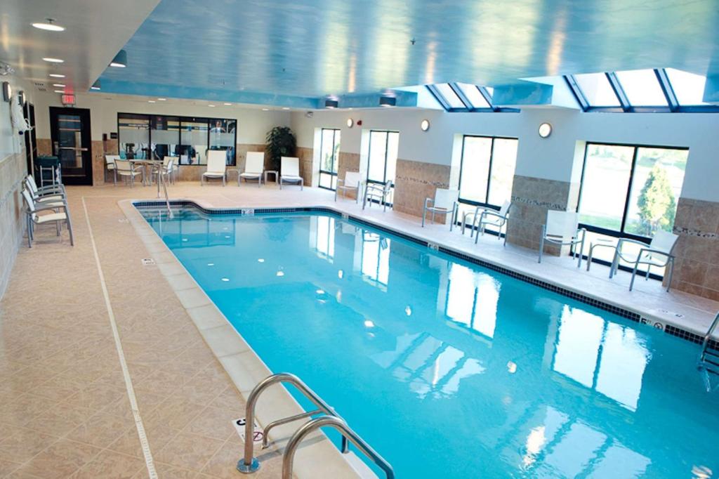 Hampton Inn & Suites Detroit-Canton Image