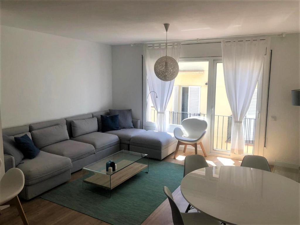 Gaudi Street Apartments 2