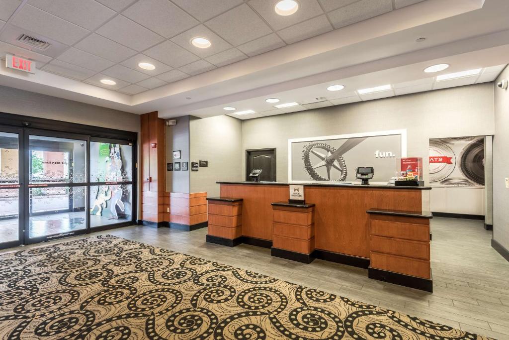 Hampton Inn & Suites Orlando-South Lake Buena Vista Image
