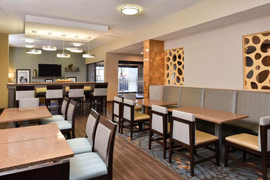 Hampton Inn Closest to Universal Orlando Image