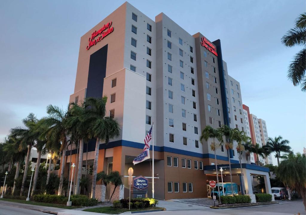 Hampton Inn & Suites Miami Airport South/Blue Lagoon Image