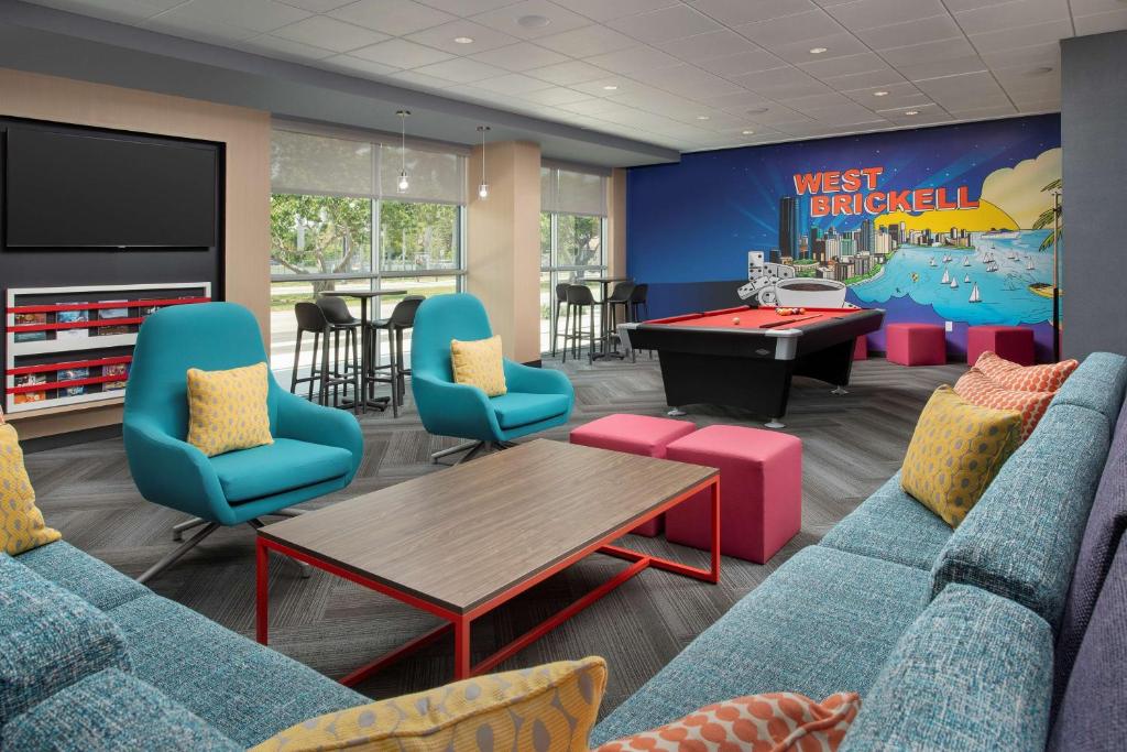 Tru By Hilton Miami West Brickell Image