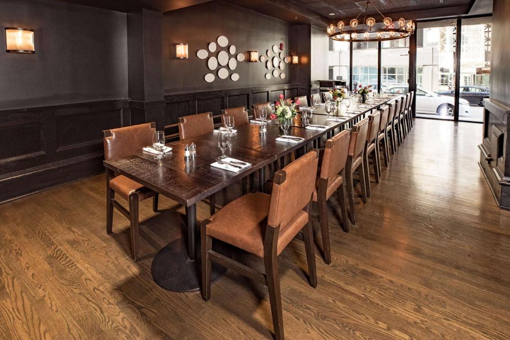 Hotel Phillips Kansas City, Curio Collection By Hilton Image