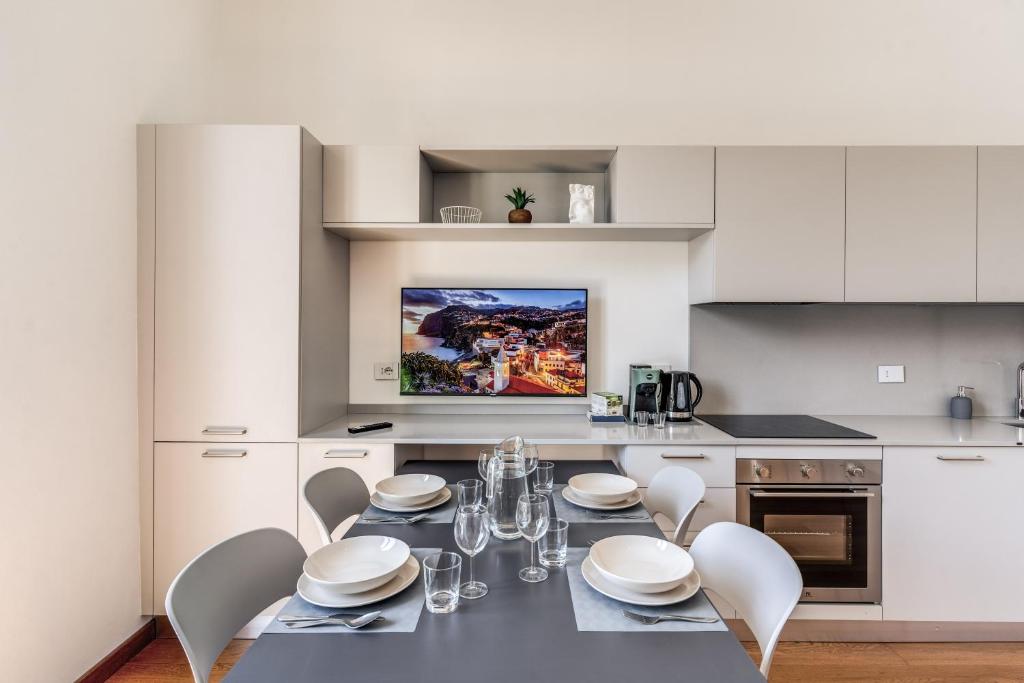 AwesHomeItaly Luxury Apartments 7