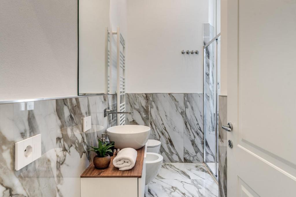AwesHomeItaly Luxury Apartments 8