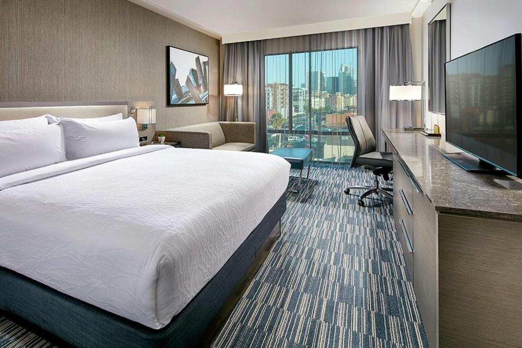 Hilton Garden Inn San Diego Downtown/Bayside, CA Image