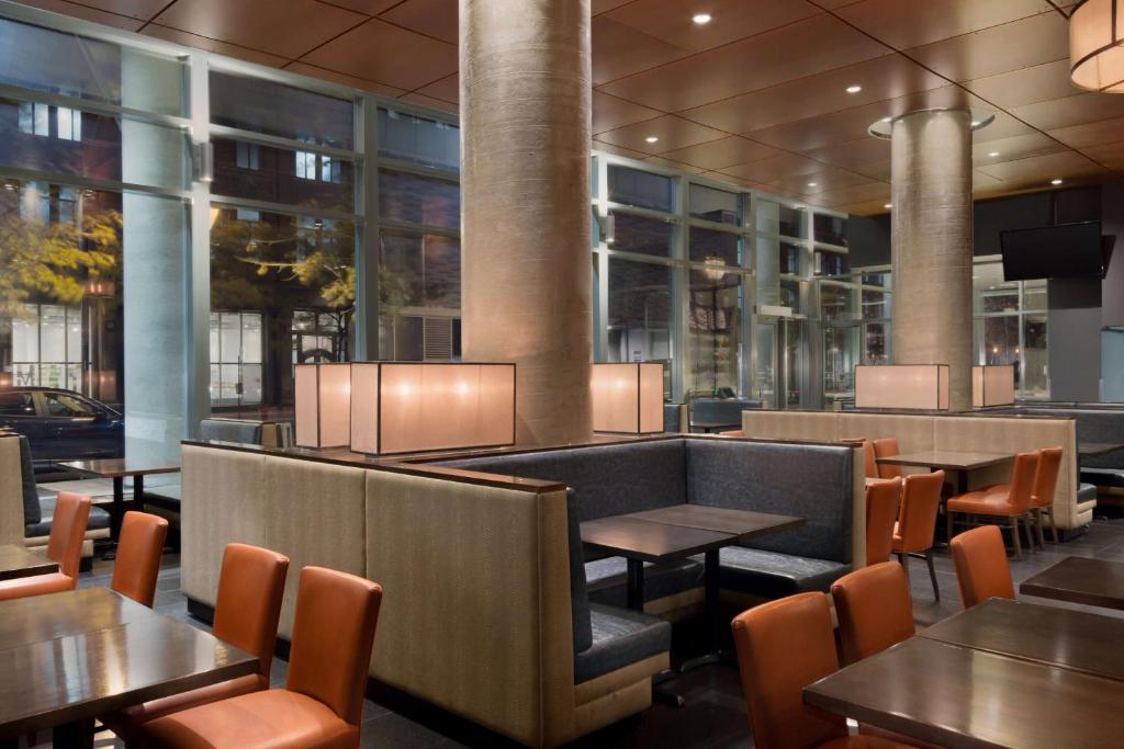 Embassy Suites by Hilton - Montreal Image