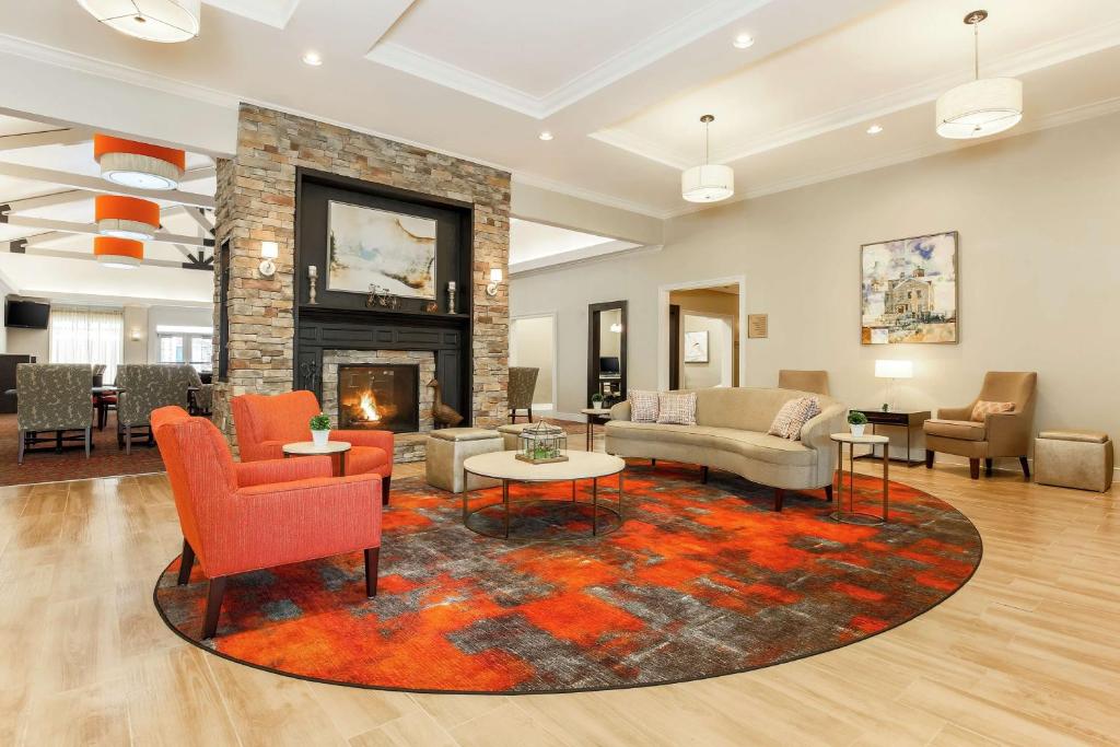 Homewood Suites by Hilton Long Island-Melville Image