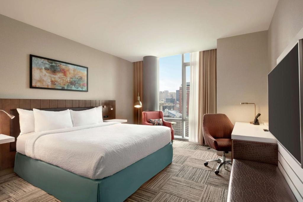 Hilton Garden Inn Chicago Downtown South Loop Image