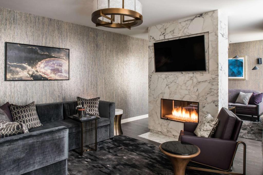 LondonHouse Chicago, Curio Collection by Hilton Image