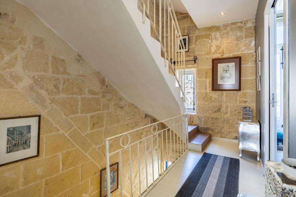 Valletta Bastions Seafront House 3