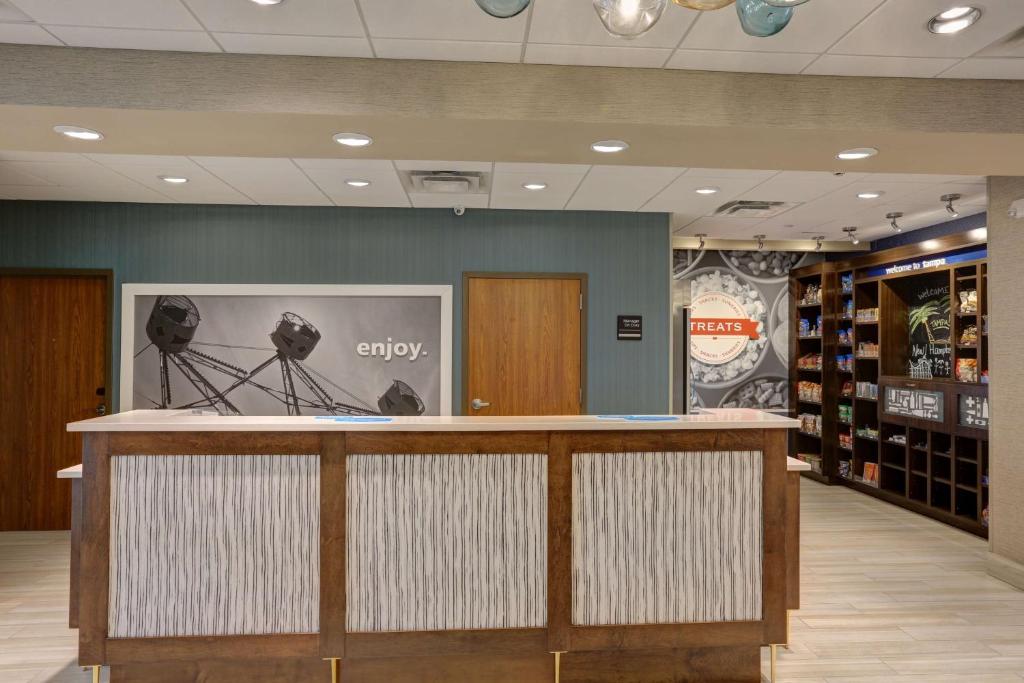 Hampton Inn & Suites by Hilton Tampa Busch Gardens Area Image