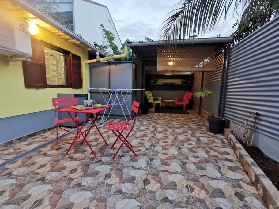 Studio avec grande terrasse 1