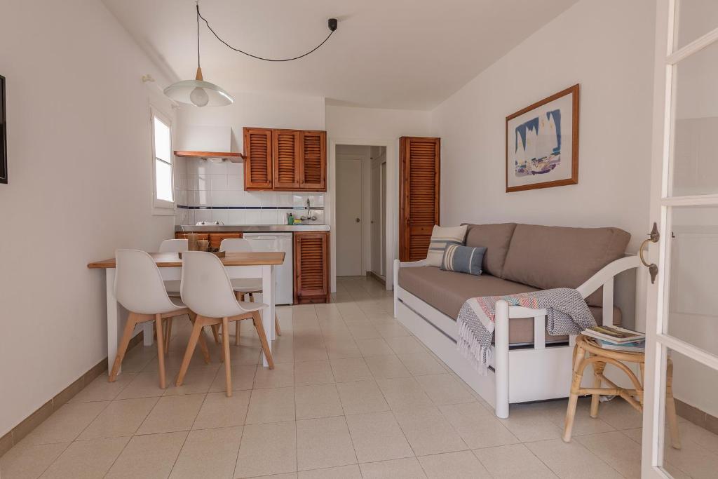 Apartamentos Las Brisas I & II 8