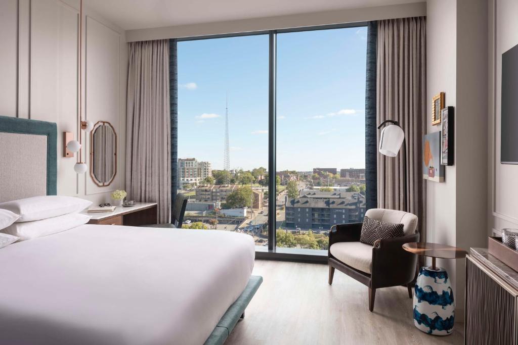 Hyatt Centric Downtown Nashville Image