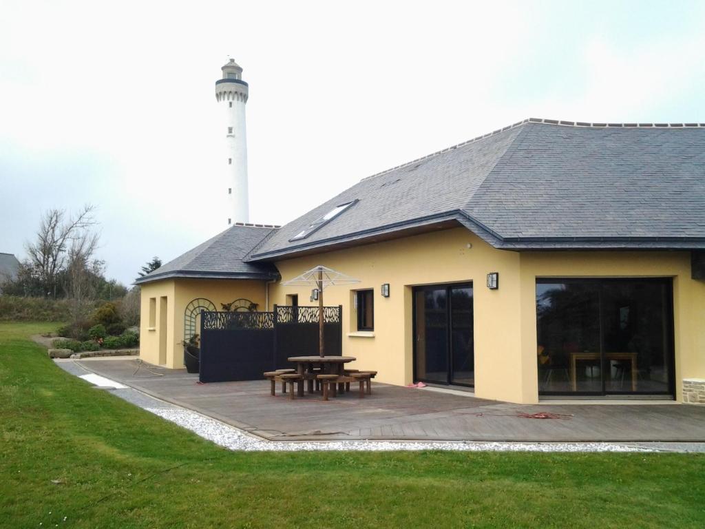 Le Phare de Trézien - Proche plage 1