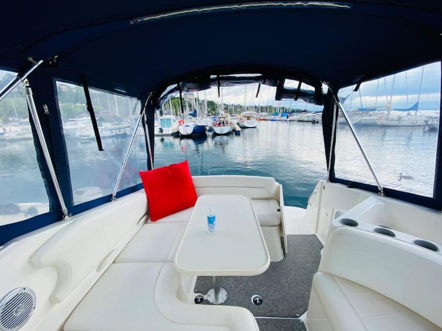 Photo de la galerie de l'établissement Loveboat, à Thonon-les-Bains