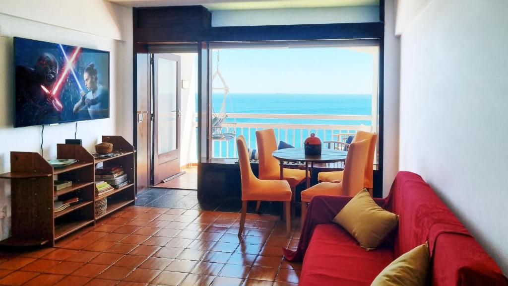 Sesimbra Sun&Sea - Beachfront Apartment! 5