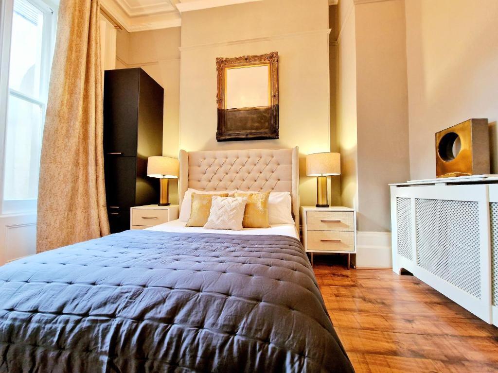 Beautiful & Bright Victorian Home with High Ceiling in Paddington near Hyde Park by Tube Stations - Ground Floor, No Stairs 2
