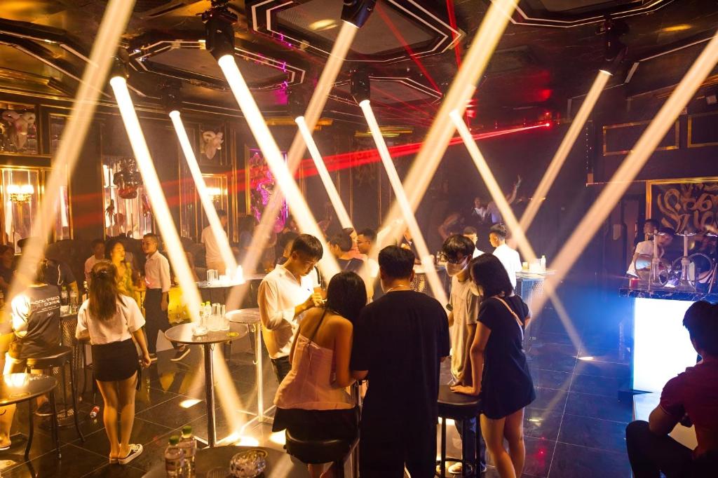 Hồng Quảng Hotel Cát Bà