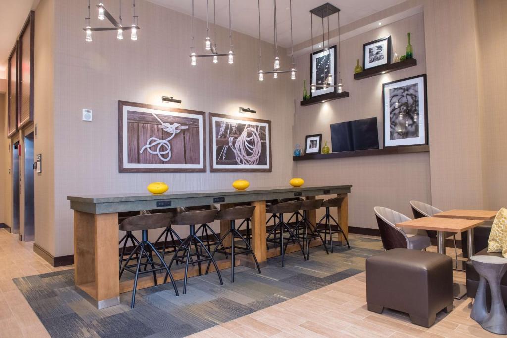 Hampton Inn & Suites Washington, D.C. - Navy Yard Image