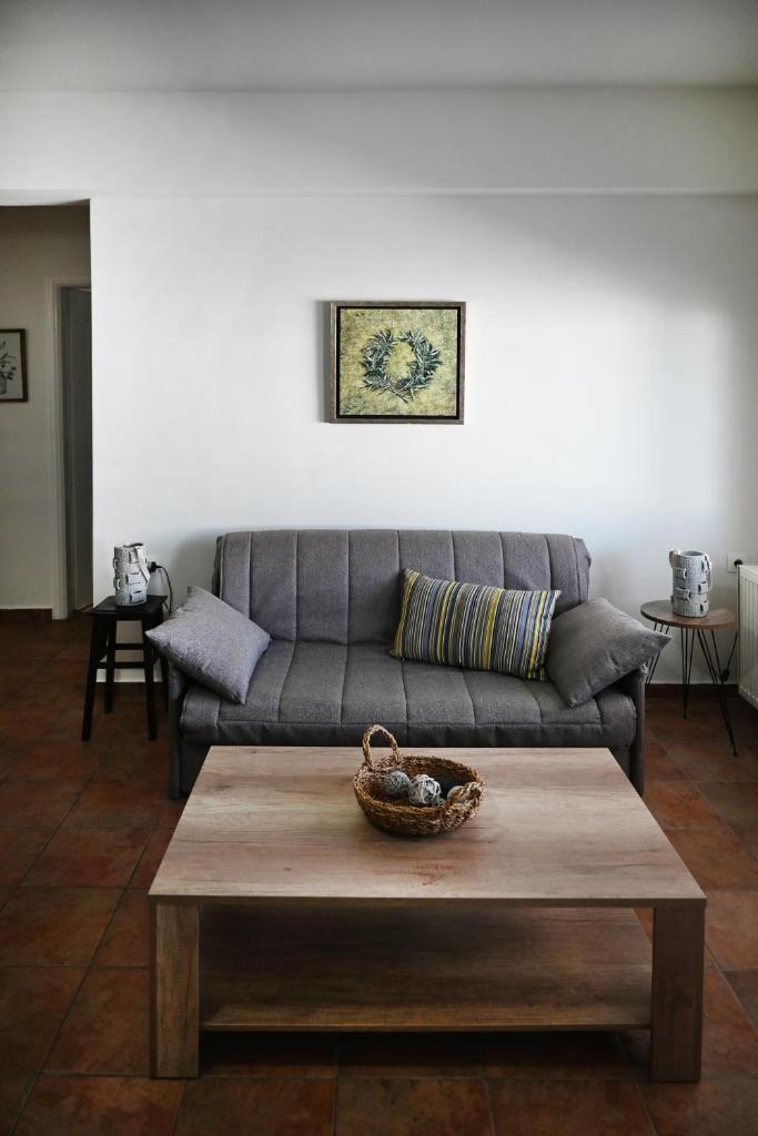 GTK Santorini Perivolos Beach House 8