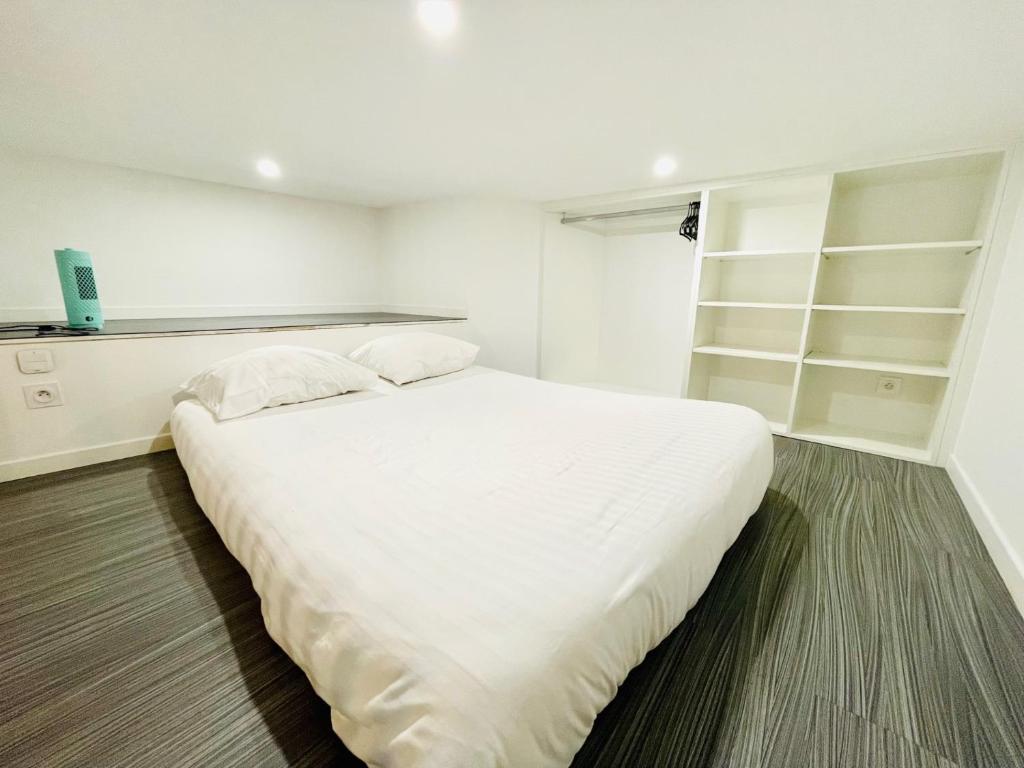 Lodge Nicolas, Hyper Centre 7