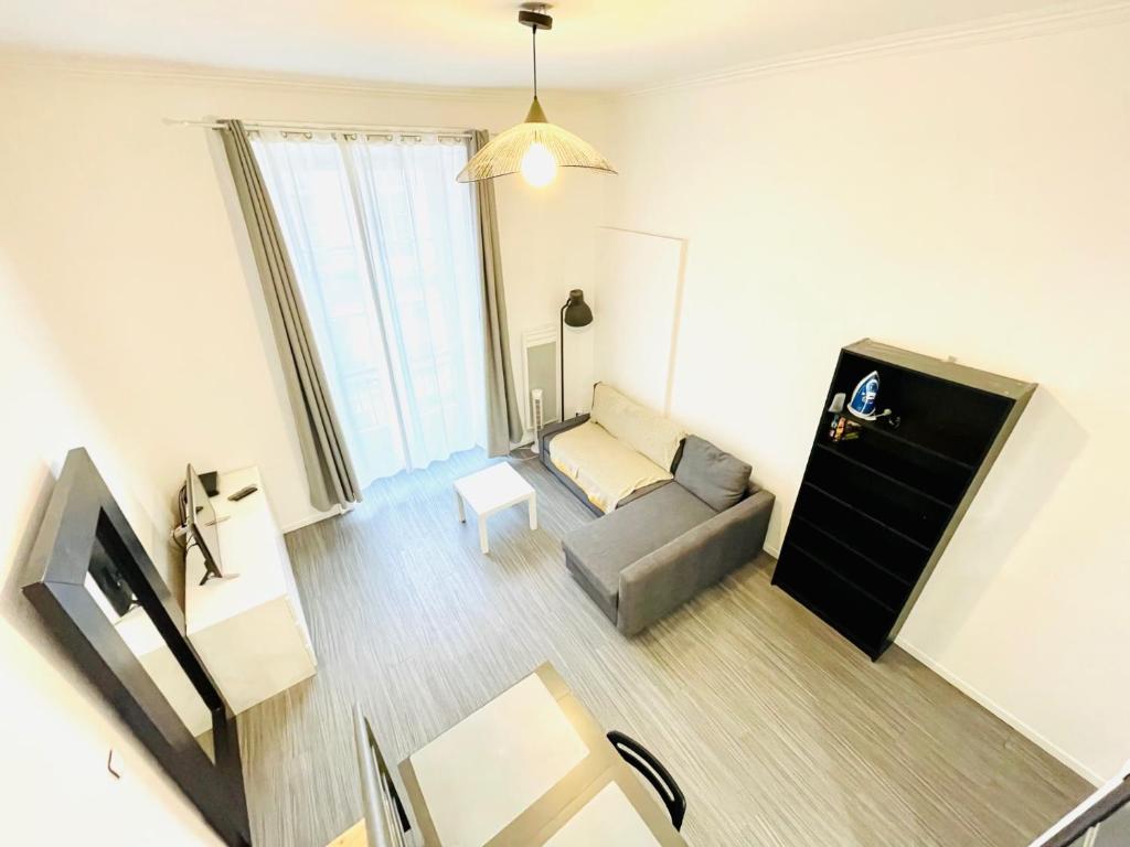 Lodge Nicolas, Hyper Centre 5