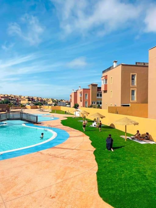 Big Spacious Casa Bamboo Apartment Corralejo Relax, Pool and Parking 4