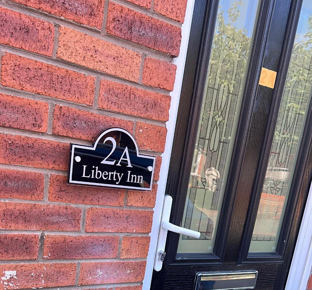 Liberty Inn Room with sharing toilet and kitchen Image