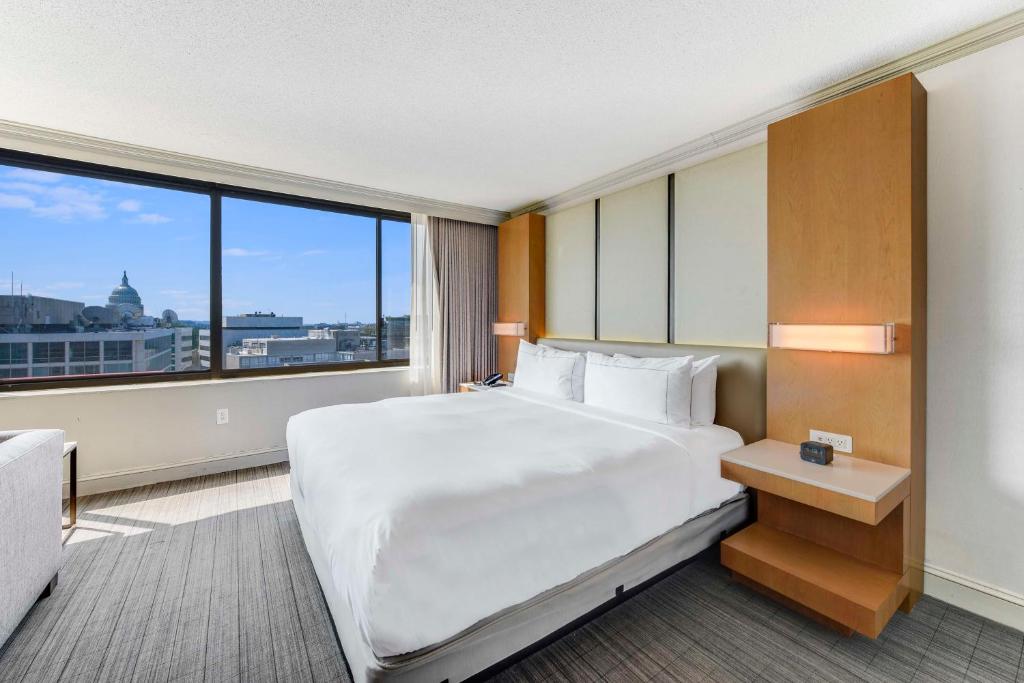 Hilton Washington DC Capitol Hill Image