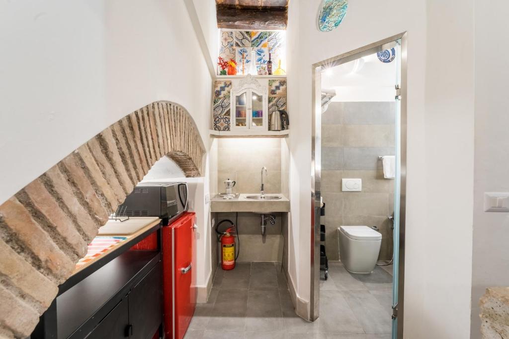 Intimo ed Eclettico Studio a Trastevere 8