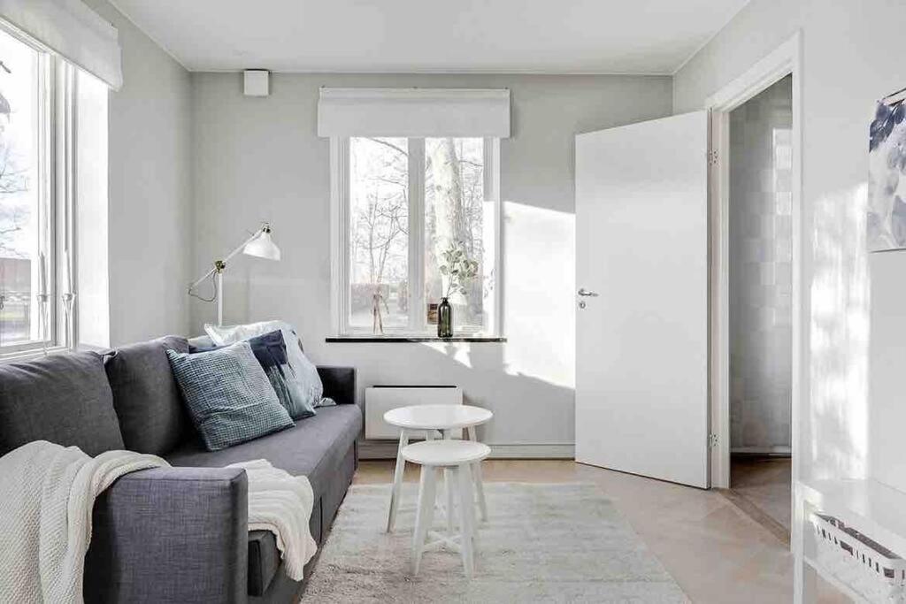 Bright apartment in park environment 3