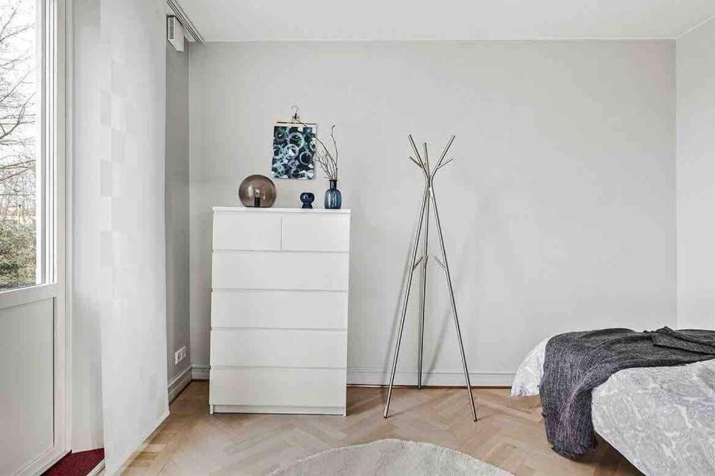Bright apartment in park environment 5