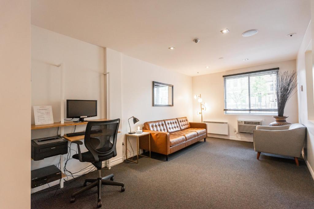 Hotel le Roberval Image