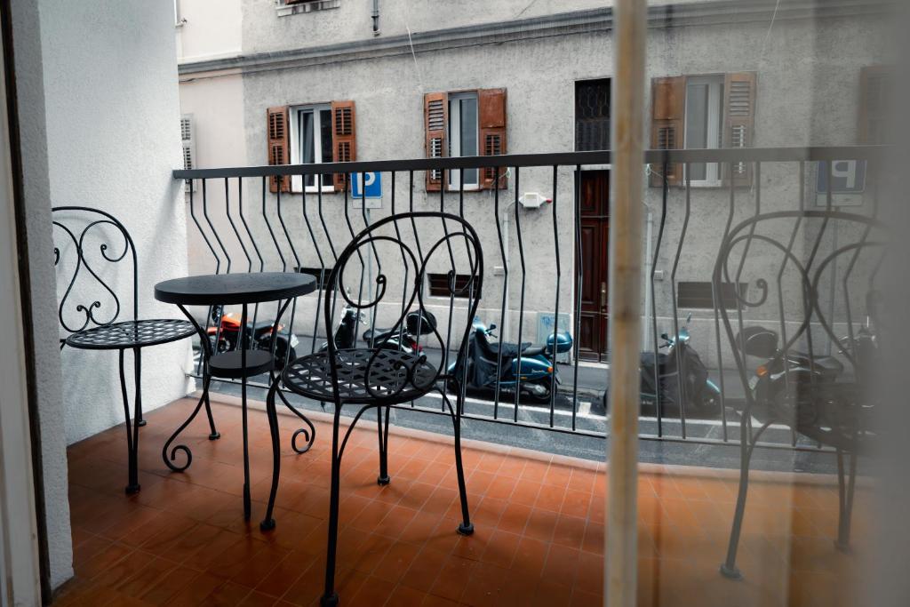 [Centro Storico] Moderno Trilocale con Balcone 8