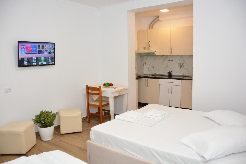 Mico's Apartments 2