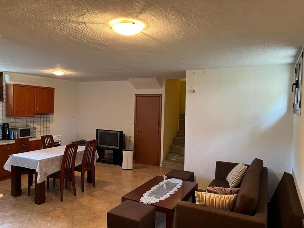 ZEUS Viewpoint Villa: Three floors of beauty 4