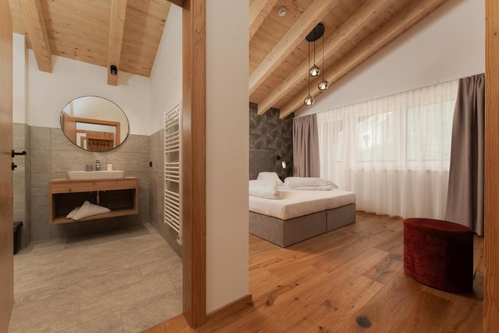 A CASA Amethyst 2