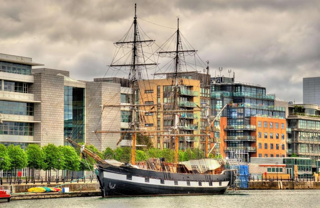 Hilton Garden Inn Dublin City Centre Image