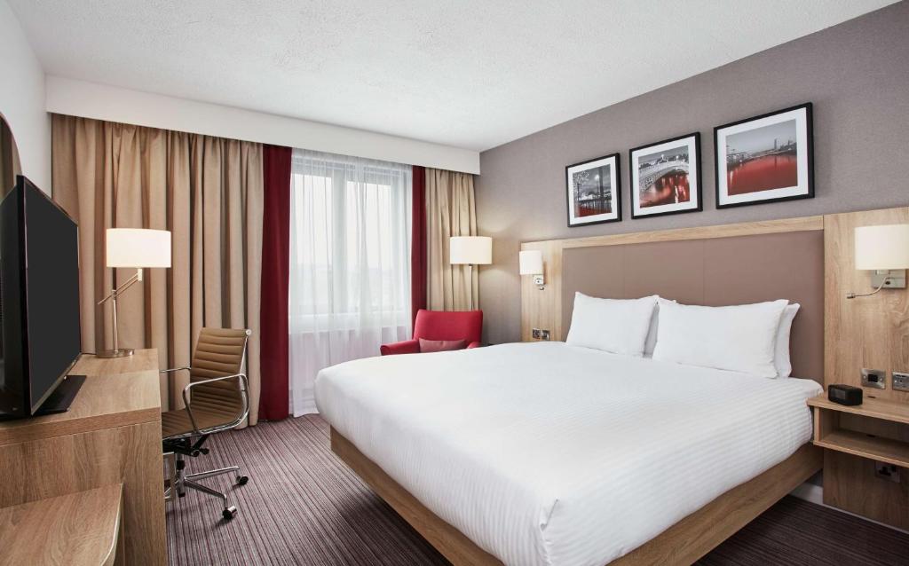 Hilton Garden Inn Dublin City Centre Image