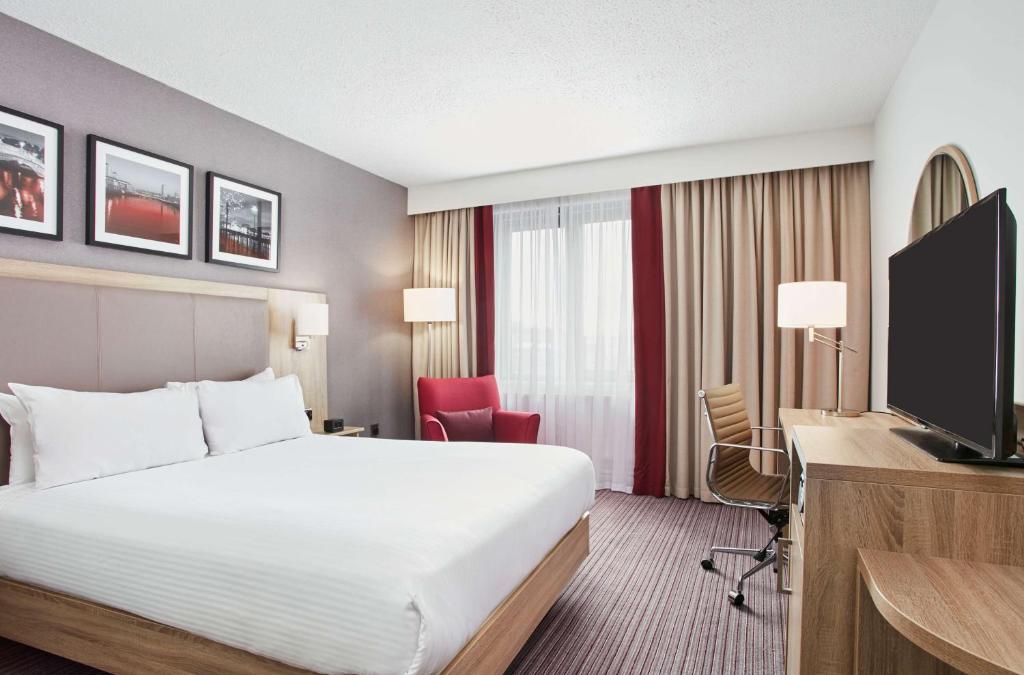 Hilton Garden Inn Dublin City Centre Image