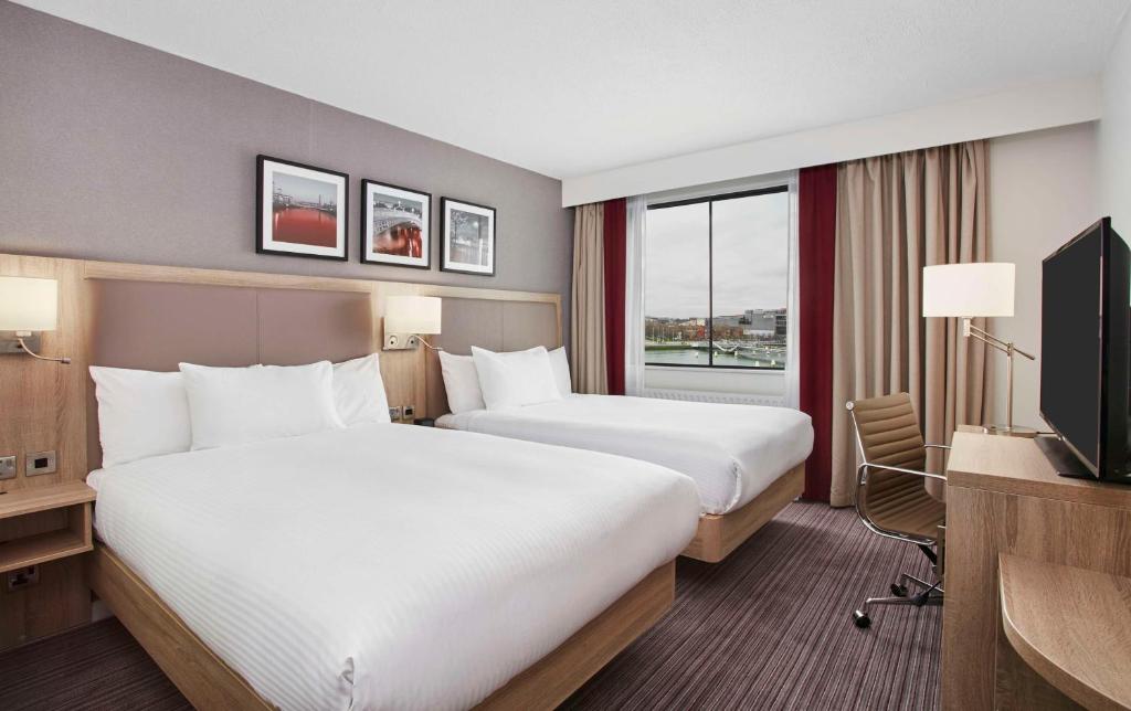 Hilton Garden Inn Dublin City Centre Image
