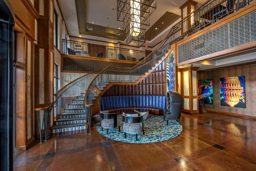 Hampton Inn & Suites Austin-Downtown/Convention Center Image