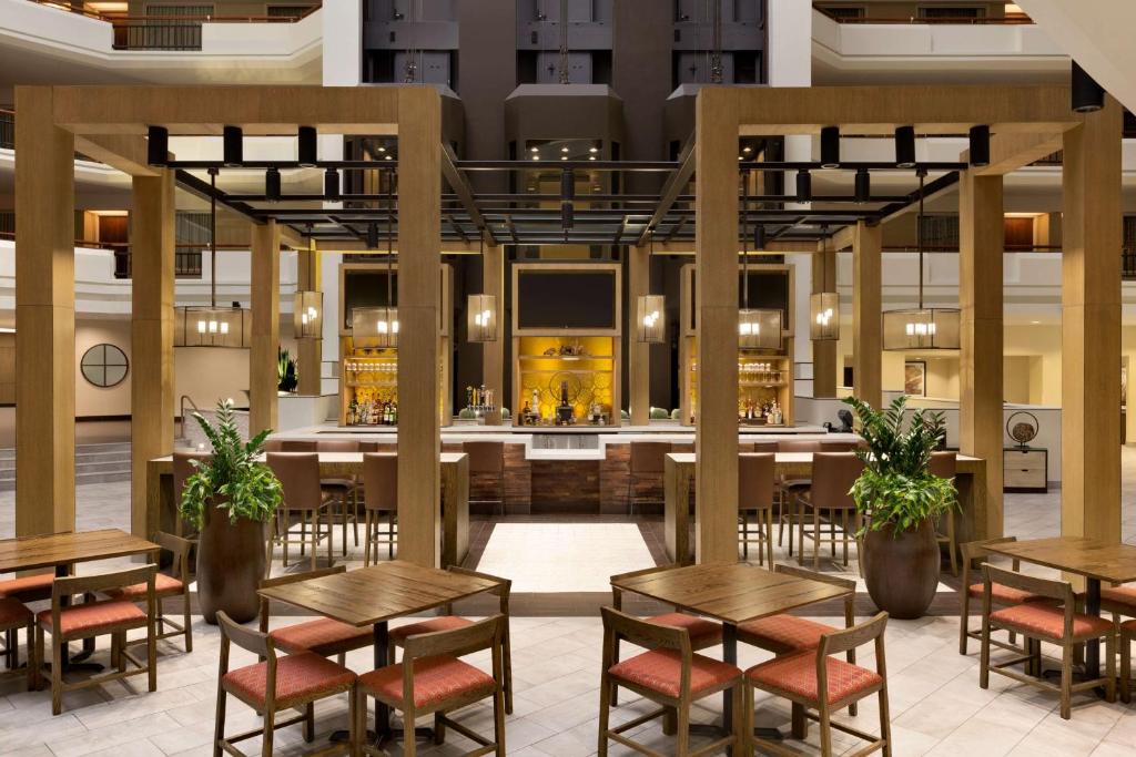 Embassy Suites by Hilton Austin Downtown South Congress Image
