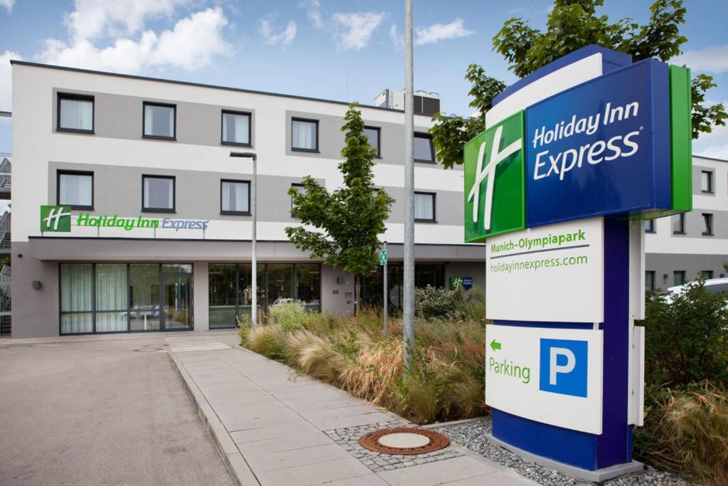 Holiday Inn Express Munich - Olympiapark, an IHG Hotel Image