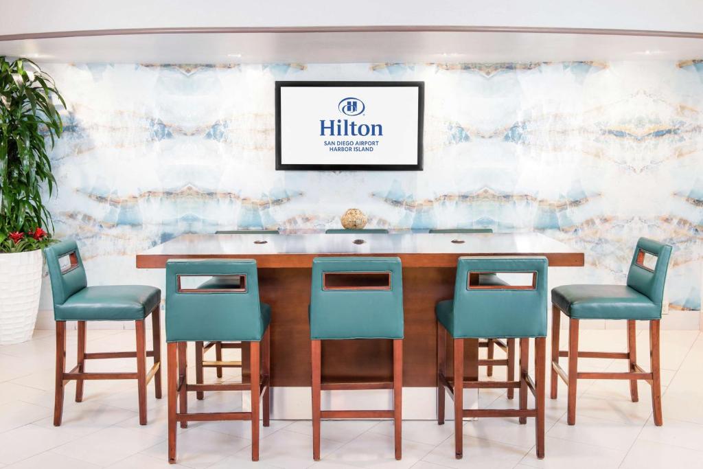 Hilton San Diego Airport/Harbor Island Image